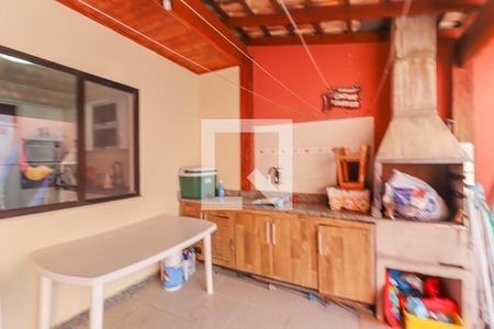 Casa de condomínio à venda com 125m², 3 quartos e 2 vagasQuintal