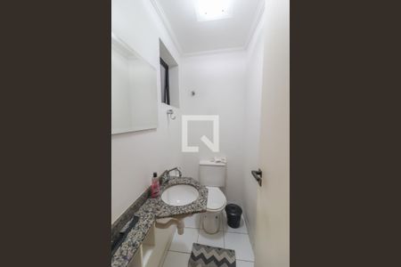 Casa de condomínio à venda com 125m², 3 quartos e 2 vagasLavabo