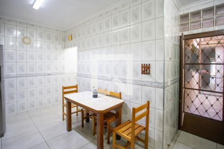 Casa à venda com 155m², 3 quartos e 2 vagas Casa à venda com 155m², 3 quartos e 2 vagasCozinha