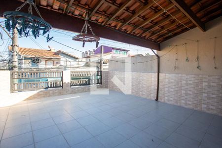 Casa à venda com 155m², 3 quartos e 2 vagas Casa à venda com 155m², 3 quartos e 2 vagasVaranda