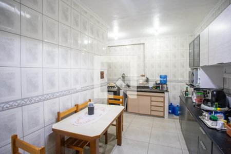 Casa à venda com 155m², 3 quartos e 2 vagas Casa à venda com 155m², 3 quartos e 2 vagasCozinha