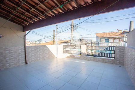 Casa à venda com 155m², 3 quartos e 2 vagas Casa à venda com 155m², 3 quartos e 2 vagasVaranda
