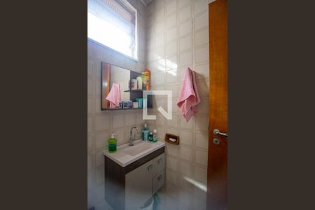 Casa à venda com 155m², 3 quartos e 2 vagas Casa à venda com 155m², 3 quartos e 2 vagasBanheiro Social