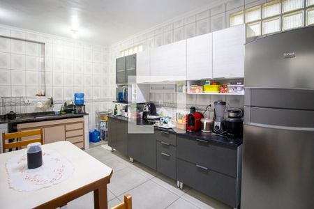 Casa à venda com 155m², 3 quartos e 2 vagas Casa à venda com 155m², 3 quartos e 2 vagasCozinha