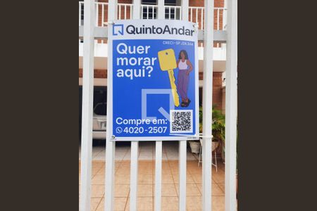 Casa à venda com 220m², 3 quartos e 3 vagas Casa à venda com 220m², 3 quartos e 3 vagasPlaquinha