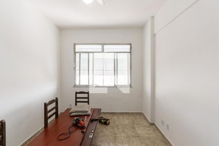 Sala de apartamento para alugar com 2 quartos, 49m² em Benfica, Rio de Janeiro