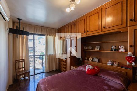 Apartamento à venda com 176m², 4 quartos e 2 vagasSuíte 1