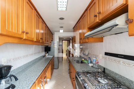 Apartamento à venda com 176m², 4 quartos e 2 vagasCozinha