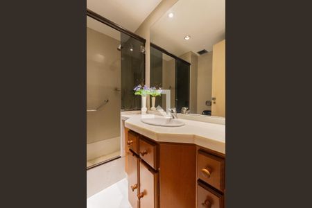 Apartamento à venda com 176m², 4 quartos e 2 vagasBanheiro Suíte 2