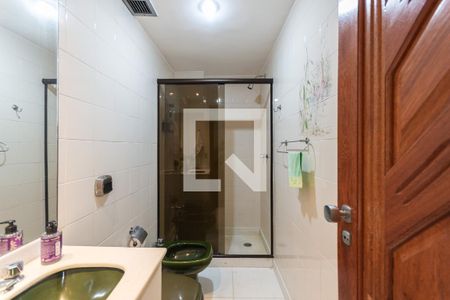 Apartamento à venda com 176m², 4 quartos e 2 vagasBanheiro
