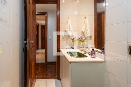 Apartamento à venda com 176m², 4 quartos e 2 vagasBanheiro