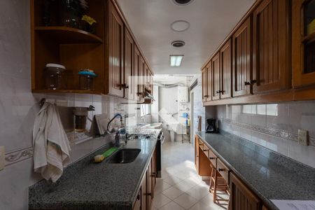 Apartamento à venda com 176m², 4 quartos e 2 vagasCozinha