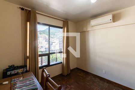 Apartamento à venda com 176m², 4 quartos e 2 vagasQuarto 1
