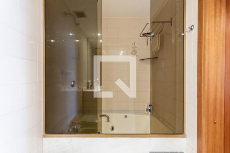 Apartamento à venda com 176m², 4 quartos e 2 vagasBanheiro Suíte 1