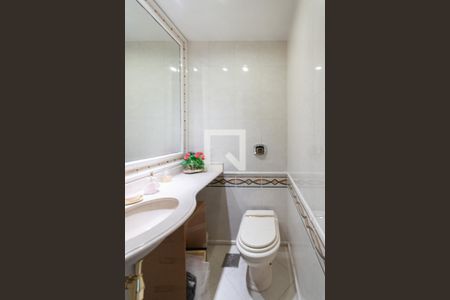 Apartamento à venda com 176m², 4 quartos e 2 vagasLavabo