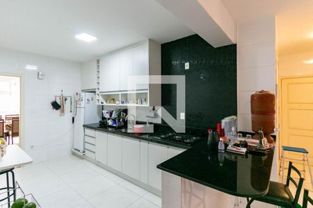 Apartamento à venda com 150m², 4 quartos e 2 vagasCozinha 