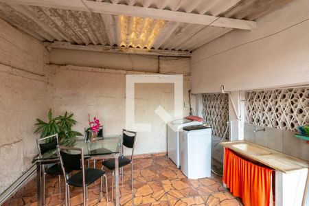 Casa à venda com 360m², 4 quartos e 2 vagasÁrea de Serviço