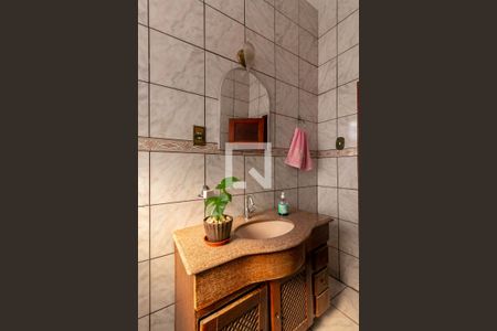 Casa à venda com 360m², 4 quartos e 2 vagasBanheiro 1