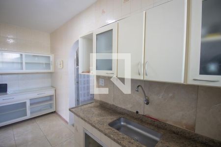 Casa para alugar com 200m², 2 quartos e 2 vagas Casa para alugar com 200m², 2 quartos e 2 vagasCozinha