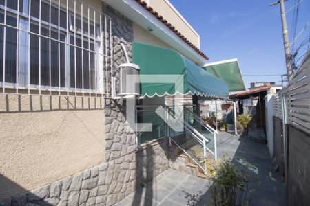 Casa para alugar com 200m², 2 quartos e 2 vagas Casa para alugar com 200m², 2 quartos e 2 vagasQuintal