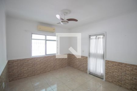 Sala de casa para alugar com 2 quartos, 200m² em Centro, São Gonçalo