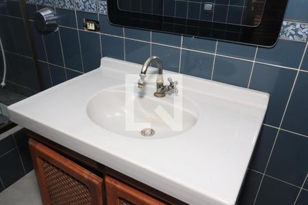 Casa à venda com 252m², 4 quartos e 2 vagasBanheiro 2