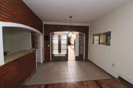 Casa à venda com 252m², 4 quartos e 2 vagasSala de TV