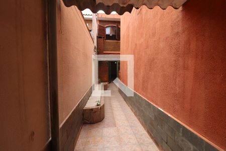 Casa à venda com 252m², 4 quartos e 2 vagasCorredor