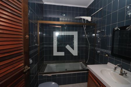 Casa à venda com 252m², 4 quartos e 2 vagasBanheiro 2