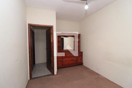 Casa à venda com 252m², 4 quartos e 2 vagasQuarto 4