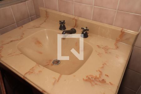 Casa à venda com 252m², 4 quartos e 2 vagasBanheiro