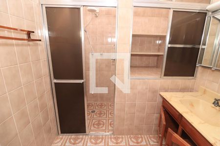 Casa à venda com 252m², 4 quartos e 2 vagasBanheiro