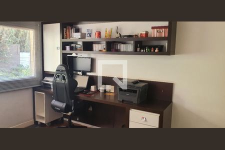 Quarto de casa à venda com 4 quartos, 350m² em Santo Amaro, São Paulo