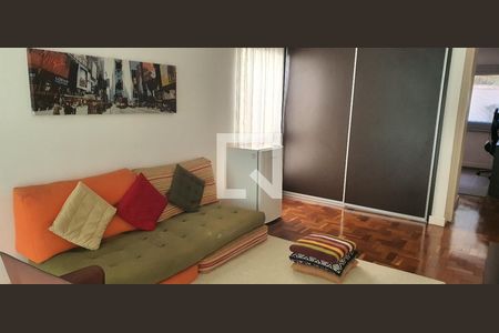 Casa à venda com 350m², 4 quartos e 4 vagasSala de TV