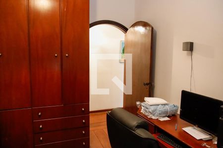 Casa à venda com 400m², 4 quartos e 6 vagas Casa à venda com 400m², 4 quartos e 6 vagasQuarto 2