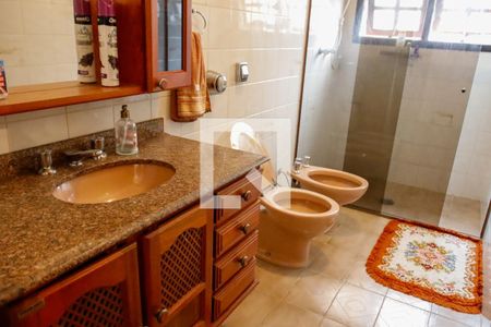 Casa à venda com 400m², 4 quartos e 6 vagas Casa à venda com 400m², 4 quartos e 6 vagasBanheiro