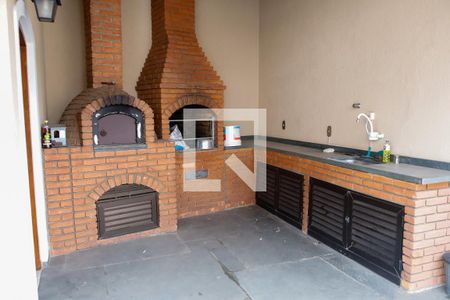 Casa à venda com 400m², 4 quartos e 6 vagas Casa à venda com 400m², 4 quartos e 6 vagasÁrea comum - Churrasqueira