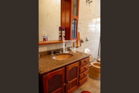 Casa à venda com 400m², 4 quartos e 6 vagas Casa à venda com 400m², 4 quartos e 6 vagasBanheiro