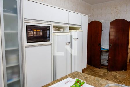 Casa à venda com 400m², 4 quartos e 6 vagas Casa à venda com 400m², 4 quartos e 6 vagasCozinha