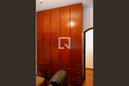 Casa à venda com 400m², 4 quartos e 6 vagas Casa à venda com 400m², 4 quartos e 6 vagasQuarto 2