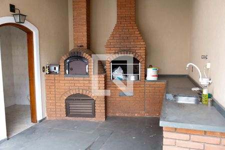 Casa à venda com 400m², 4 quartos e 6 vagas Casa à venda com 400m², 4 quartos e 6 vagasÁrea comum - Churrasqueira