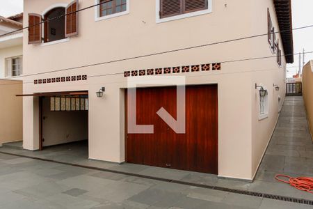 Casa à venda com 400m², 4 quartos e 6 vagas Casa à venda com 400m², 4 quartos e 6 vagasÁrea comum