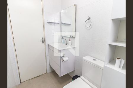 Apartamento à venda com 59m², 2 quartos e 1 vaga Apartamento à venda com 59m², 2 quartos e 1 vagaBanheiro