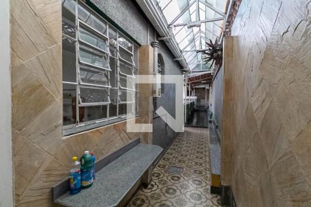 Casa à venda com 360m², 4 quartos e 2 vagasCorredor