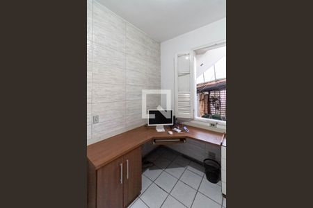 Casa à venda com 360m², 4 quartos e 2 vagasEscritório