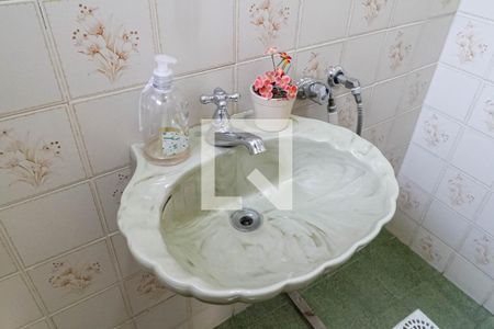 Casa à venda com 360m², 4 quartos e 2 vagasBanheiro da suíte