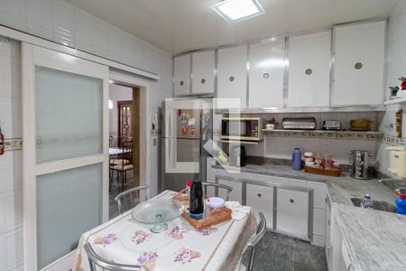 Casa à venda com 360m², 4 quartos e 2 vagasCozinha