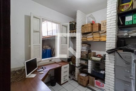 Casa à venda com 360m², 4 quartos e 2 vagasEscritório