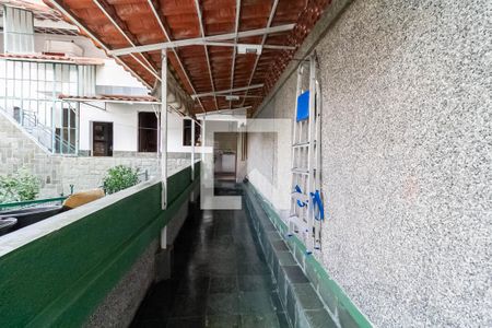 Casa à venda com 360m², 4 quartos e 2 vagasCorredor