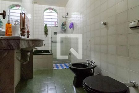 Casa à venda com 360m², 4 quartos e 2 vagasBanheiro social